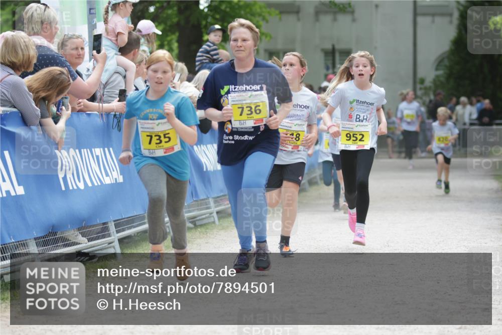 17.05.2025 - Störlauf H.Heesch http://msf.ph/oto/7894501 17.05.2025 14:14:04 Ziel 735, 736, 48, 952, 620 meine-sportfotos.de