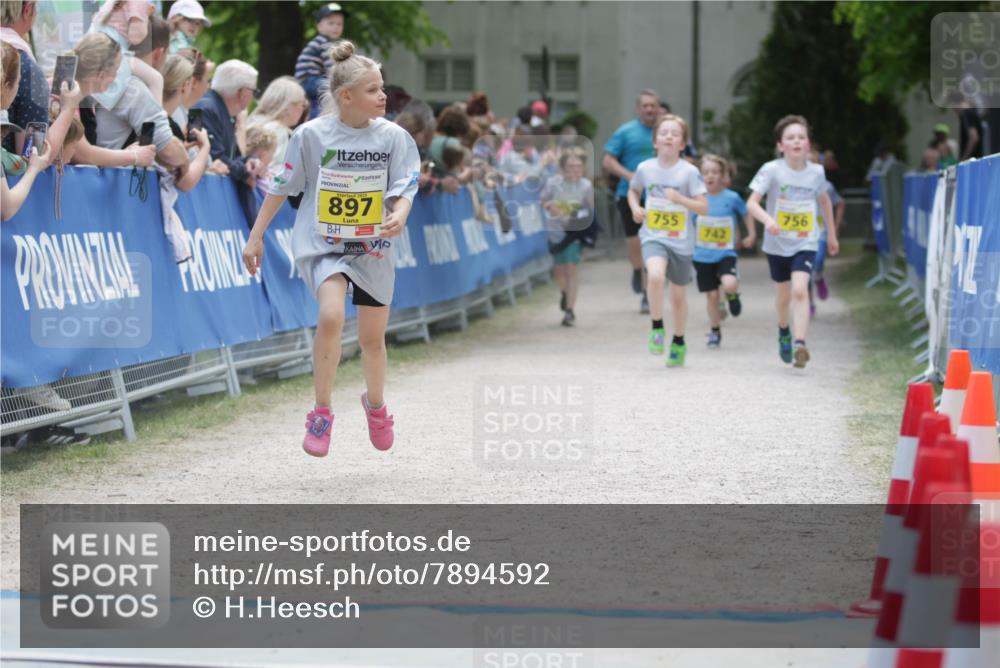 17.05.2025 - Störlauf H.Heesch http://msf.ph/oto/7894592 17.05.2025 14:14:16 Ziel 2025, 897, 755, 756, 742 meine-sportfotos.de