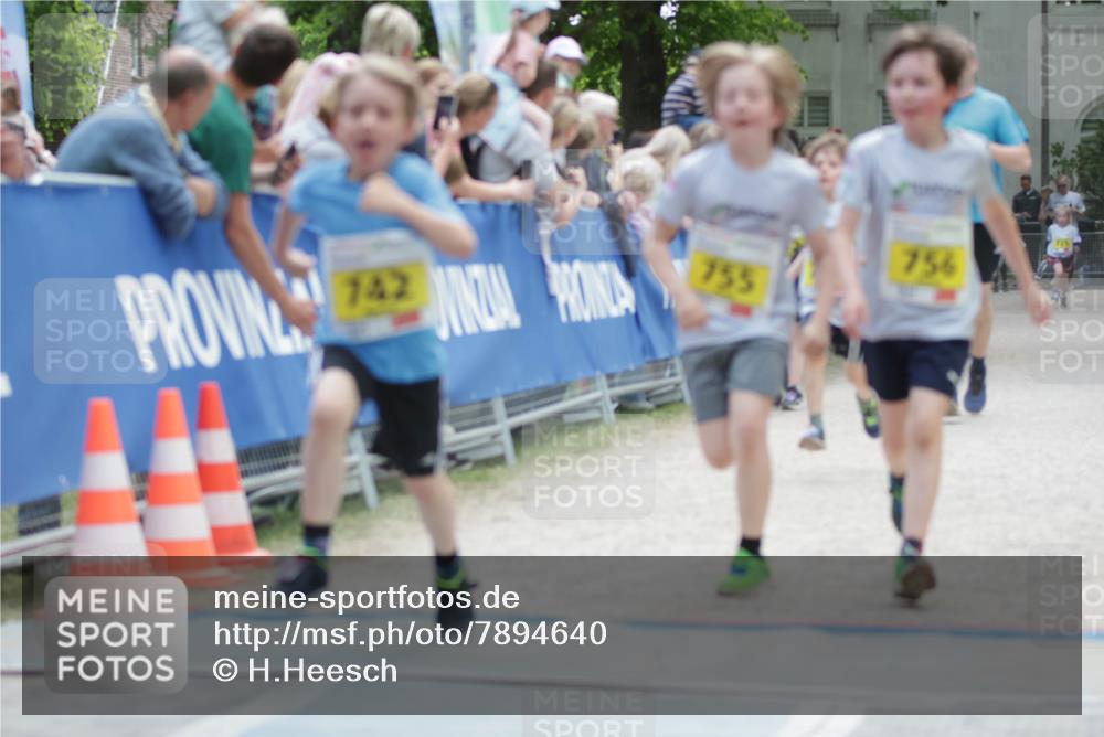 17.05.2025 - Störlauf H.Heesch http://msf.ph/oto/7894640 17.05.2025 14:14:20 Ziel 756, 755 meine-sportfotos.de