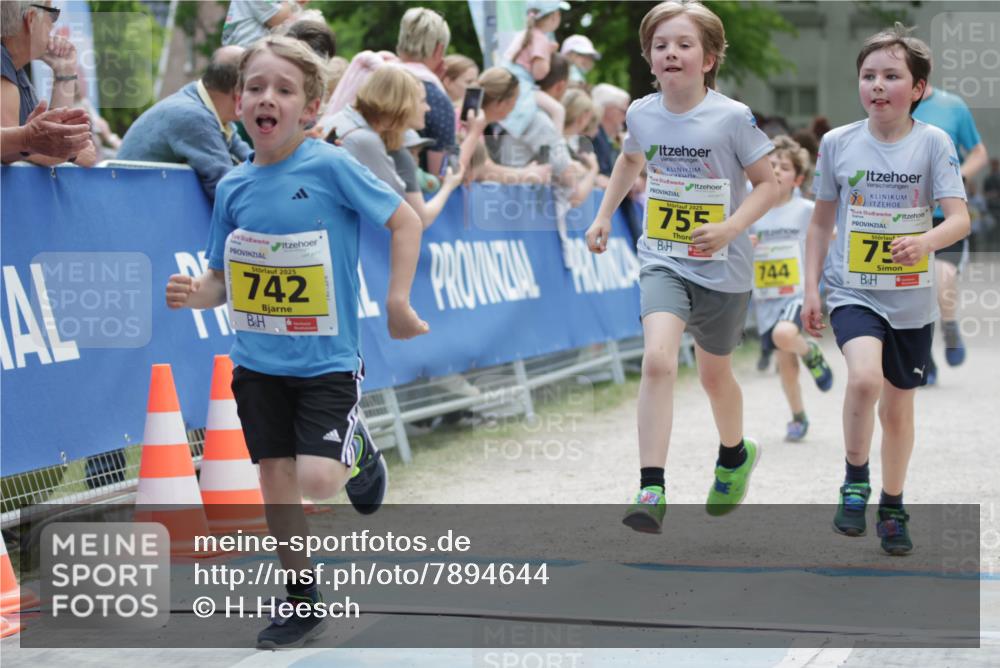 17.05.2025 - Störlauf H.Heesch http://msf.ph/oto/7894644 17.05.2025 14:14:20 Ziel 2025, 742, 2025, 755, 144, 752 meine-sportfotos.de