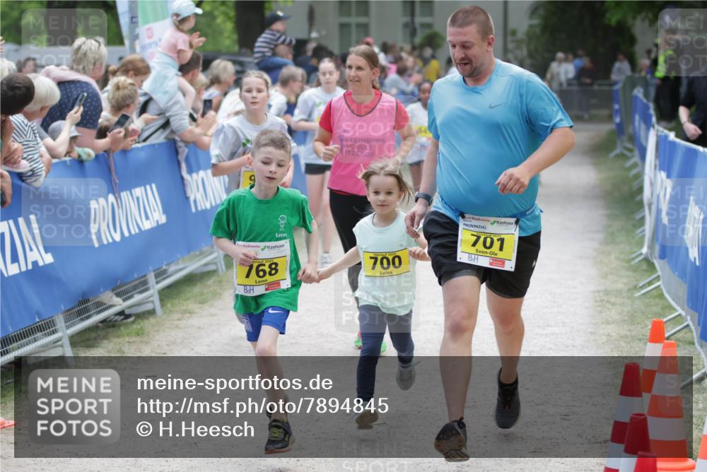 17.05.2025 - Störlauf H.Heesch http://msf.ph/oto/7894845 17.05.2025 14:15:10 Ziel 2025, 168, 700, 701 meine-sportfotos.de