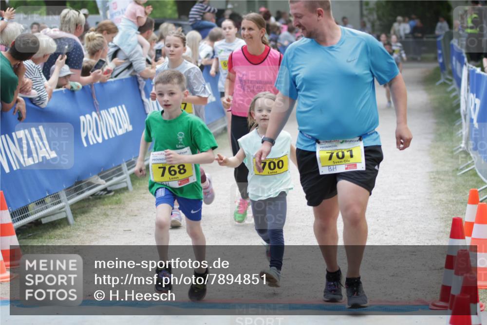17.05.2025 - Störlauf H.Heesch http://msf.ph/oto/7894851 17.05.2025 14:15:10 Ziel 768, 2025, 700, 701 meine-sportfotos.de