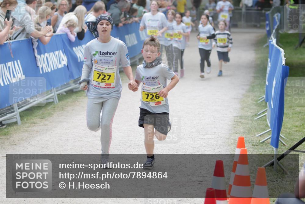 17.05.2025 - Störlauf H.Heesch http://msf.ph/oto/7894864 17.05.2025 14:15:15 Ziel 2025, 727, 2025, 726 meine-sportfotos.de