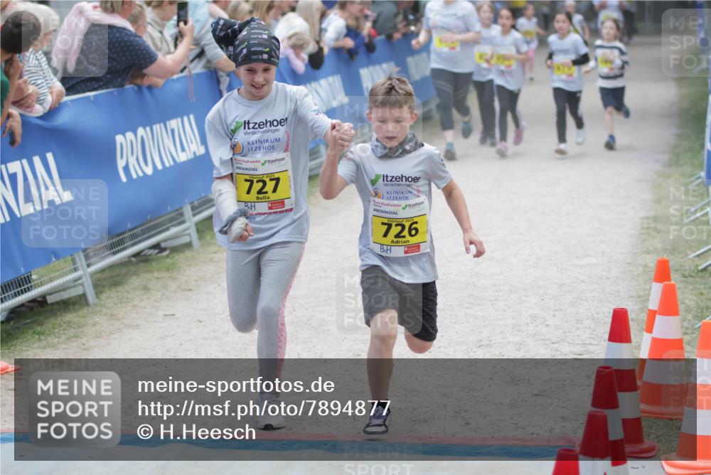 17.05.2025 - Störlauf H.Heesch http://msf.ph/oto/7894877 17.05.2025 14:15:15 Ziel 2025, 727, 2025, 726 meine-sportfotos.de