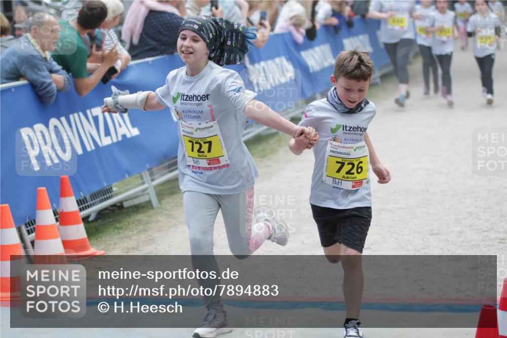 17.05.2025 - Störlauf H.Heesch http://msf.ph/oto/7894883 17.05.2025 14:15:16 Ziel 2025, 727, 2025, 726 meine-sportfotos.de