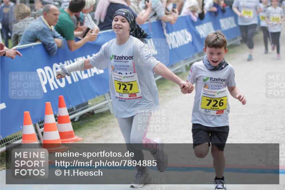 17.05.2025 - Störlauf H.Heesch http://msf.ph/oto/7894885 17.05.2025 14:15:16 Ziel 2025, 727, 2025, 726 meine-sportfotos.de