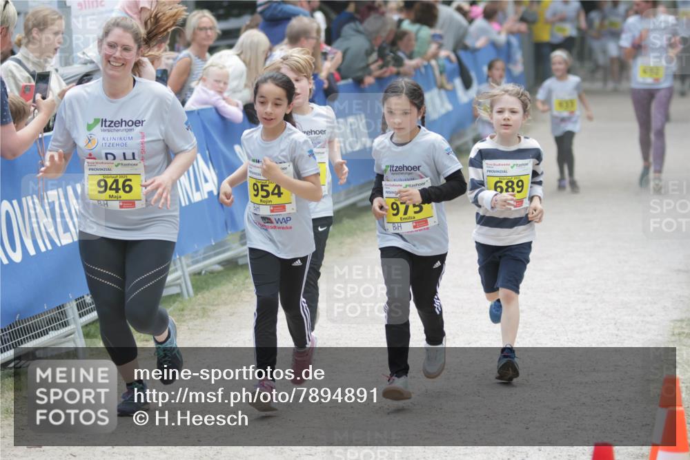 17.05.2025 - Störlauf H.Heesch http://msf.ph/oto/7894891 17.05.2025 14:15:18 Ziel 2025, 946, 954, 975, 689, 653 meine-sportfotos.de