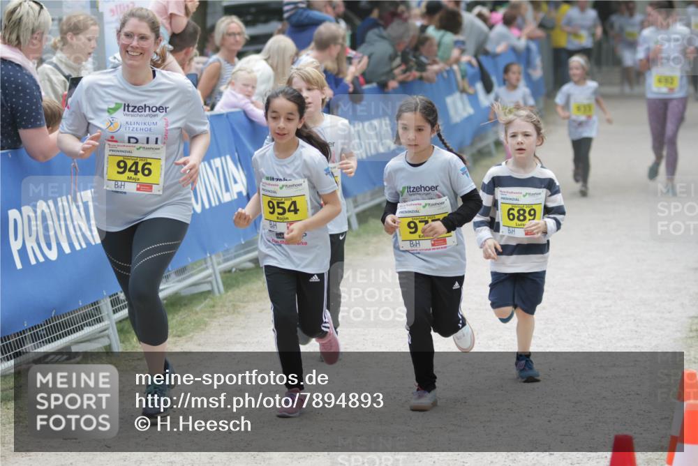 17.05.2025 - Störlauf H.Heesch http://msf.ph/oto/7894893 17.05.2025 14:15:18 Ziel 2025, 946, 2025, 954, 97, 689, 653 meine-sportfotos.de