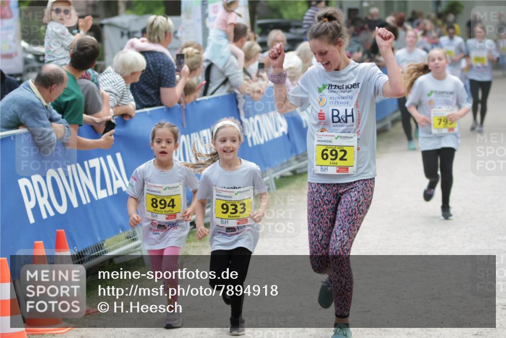 17.05.2025 - Störlauf H.Heesch http://msf.ph/oto/7894918 17.05.2025 14:15:25 Ziel 2025, 894, 2025, 933, 2025, 692, 795 meine-sportfotos.de