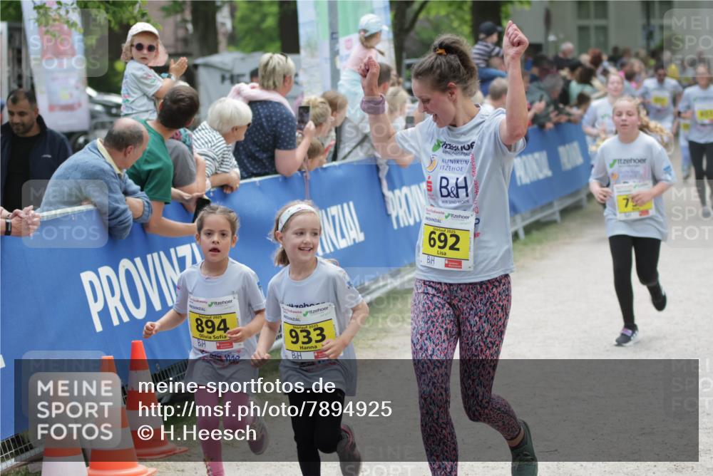 17.05.2025 - Störlauf H.Heesch http://msf.ph/oto/7894925 17.05.2025 14:15:26 Ziel 2025, 894, 2025, 933, 2025, 692 meine-sportfotos.de