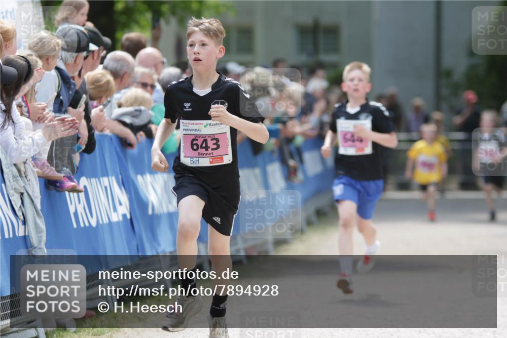 17.05.2025 - Störlauf H.Heesch http://msf.ph/oto/7894928 17.05.2025 13:55:35 Ziel 2025, 643, 644 meine-sportfotos.de