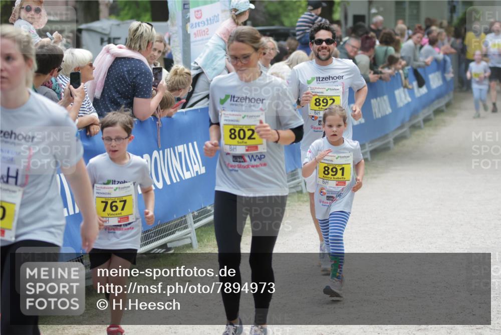 17.05.2025 - Störlauf H.Heesch http://msf.ph/oto/7894973 17.05.2025 14:15:31 Ziel 9, 2, 2025, 767, 802, 892, 2025, 891 meine-sportfotos.de