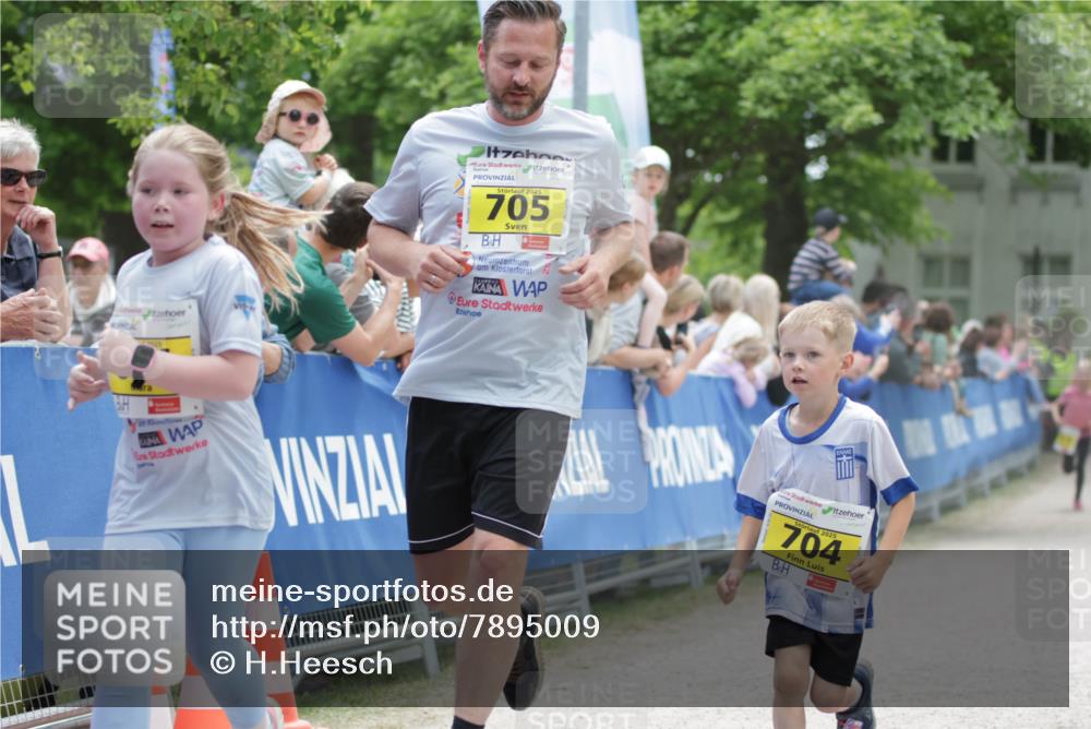 17.05.2025 - Störlauf H.Heesch http://msf.ph/oto/7895009 17.05.2025 14:15:44 Ziel 2025, 705, 2025, 704 meine-sportfotos.de