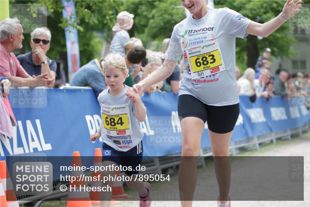 17.05.2025 - Störlauf H.Heesch http://msf.ph/oto/7895054 17.05.2025 14:15:53 Ziel 2025, 684, 2025, 683 meine-sportfotos.de