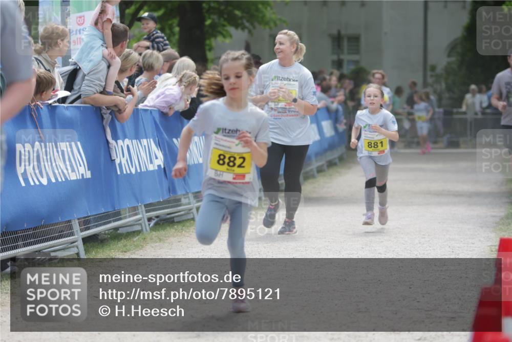17.05.2025 - Störlauf H.Heesch http://msf.ph/oto/7895121 17.05.2025 14:16:09 Ziel 882, 881 meine-sportfotos.de