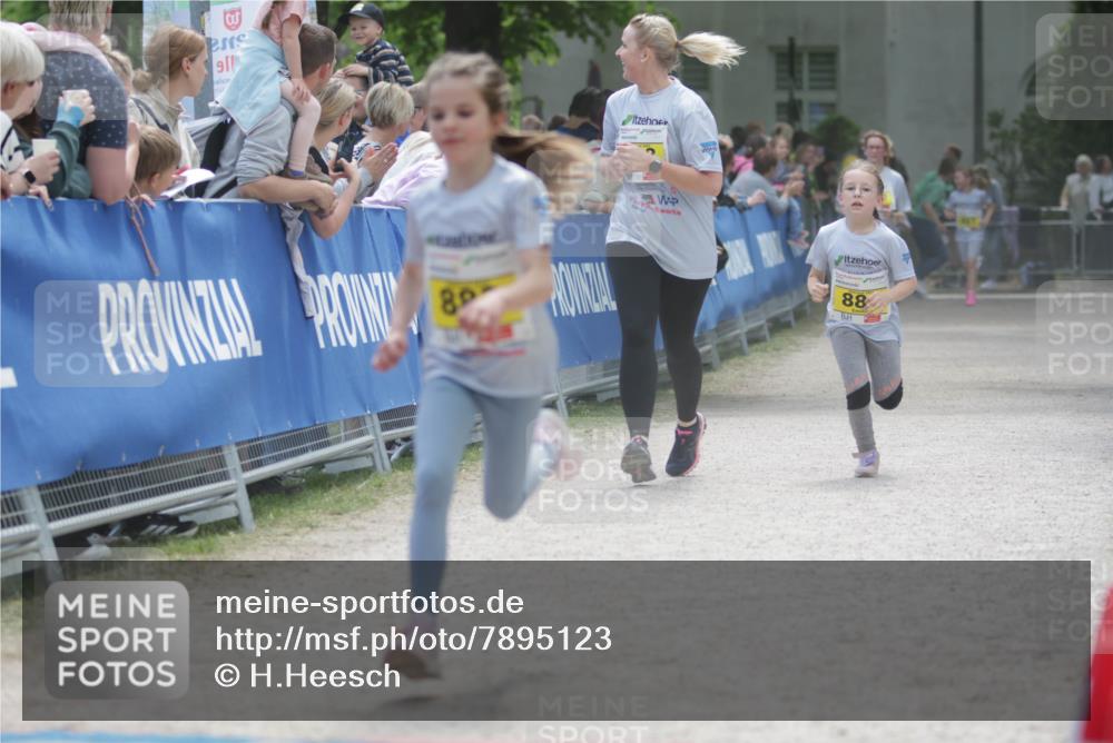 17.05.2025 - Störlauf H.Heesch http://msf.ph/oto/7895123 17.05.2025 14:16:09 Ziel 911, 86, 88 meine-sportfotos.de