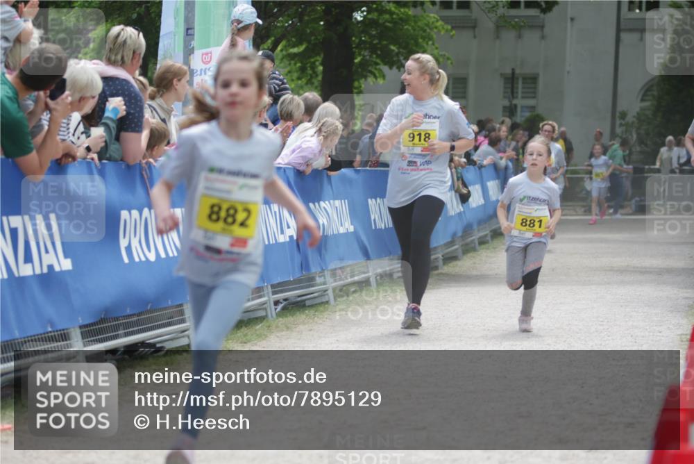17.05.2025 - Störlauf H.Heesch http://msf.ph/oto/7895129 17.05.2025 14:16:10 Ziel 882, 918, 881 meine-sportfotos.de