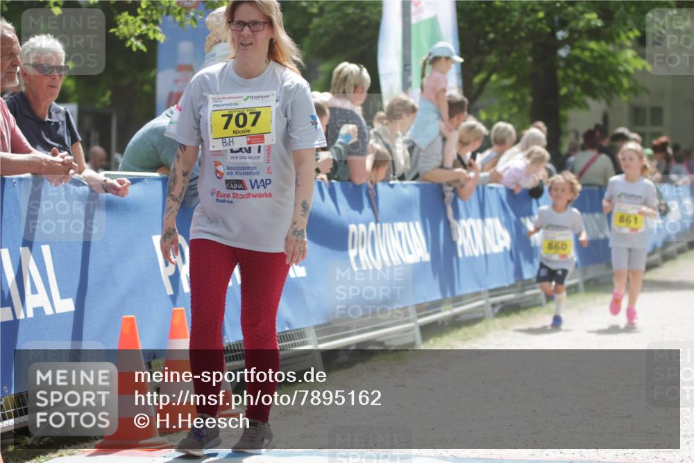 17.05.2025 - Störlauf H.Heesch http://msf.ph/oto/7895162 17.05.2025 14:16:20 Ziel 2025, 707, 25, 860, 861 meine-sportfotos.de