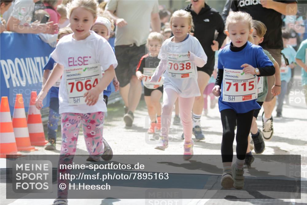 17.05.2025 - Störlauf H.Heesch http://msf.ph/oto/7895163 17.05.2025 13:02:12 Ziel 2025, 7064, 2025, 7038, 2025, 7115 meine-sportfotos.de