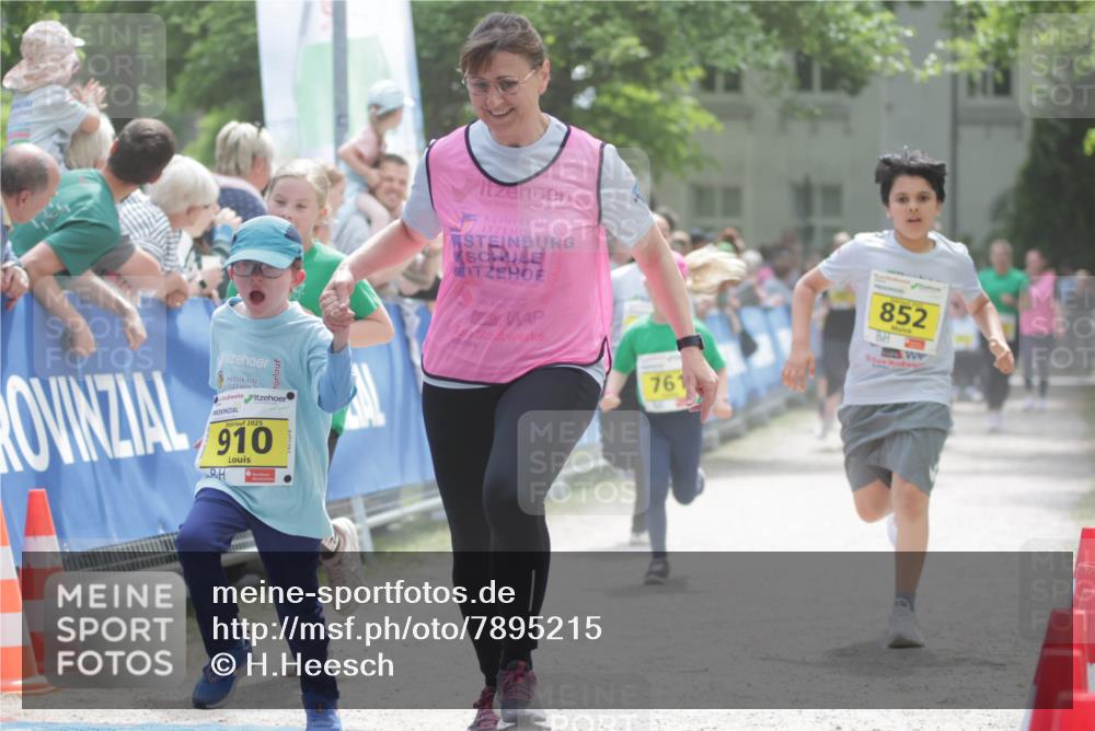 17.05.2025 - Störlauf H.Heesch http://msf.ph/oto/7895215 17.05.2025 14:16:49 Ziel 2025, 910, 761, 852 meine-sportfotos.de