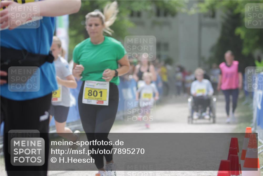 17.05.2025 - Störlauf H.Heesch http://msf.ph/oto/7895270 17.05.2025 14:16:57 Ziel 801 meine-sportfotos.de