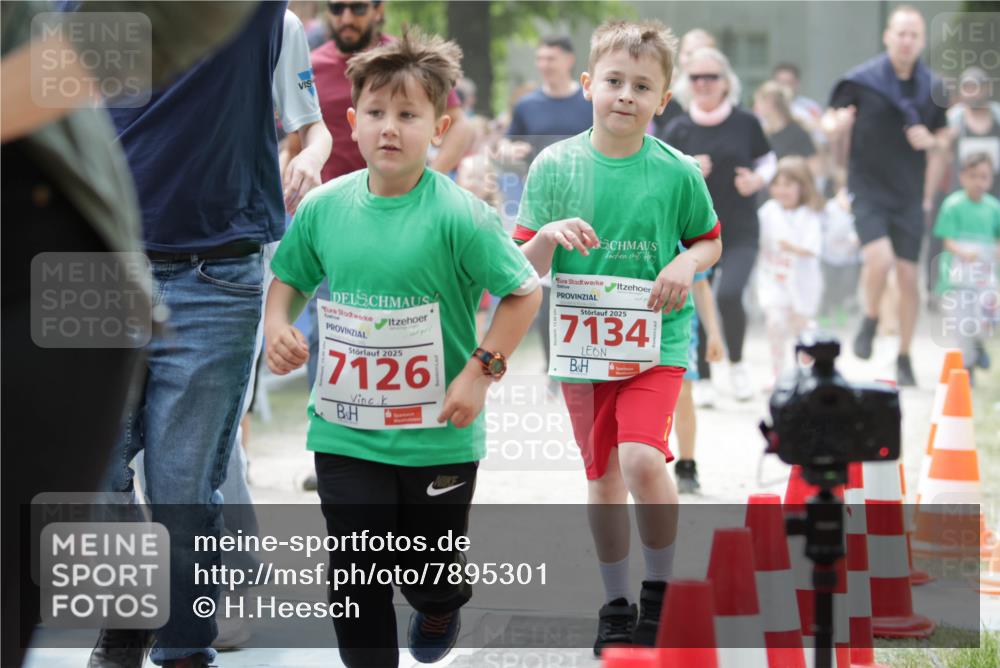 17.05.2025 - Störlauf H.Heesch http://msf.ph/oto/7895301 17.05.2025 13:02:49 Ziel 2025, 7126, 2025, 7134 meine-sportfotos.de
