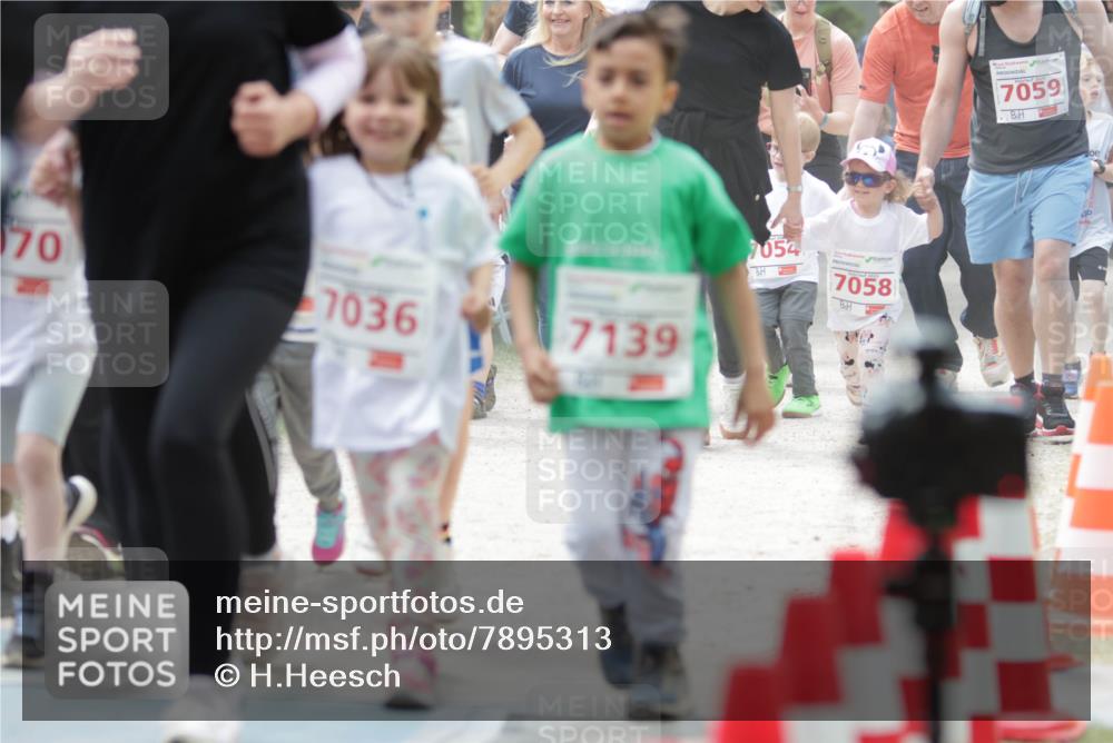 17.05.2025 - Störlauf H.Heesch http://msf.ph/oto/7895313 17.05.2025 13:02:53 Ziel 70, 7036, 7139, 7054, 7058, 7059 meine-sportfotos.de