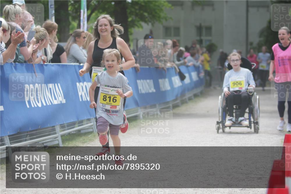 17.05.2025 - Störlauf H.Heesch http://msf.ph/oto/7895320 17.05.2025 14:17:00 Ziel 2025, 816, 906 meine-sportfotos.de