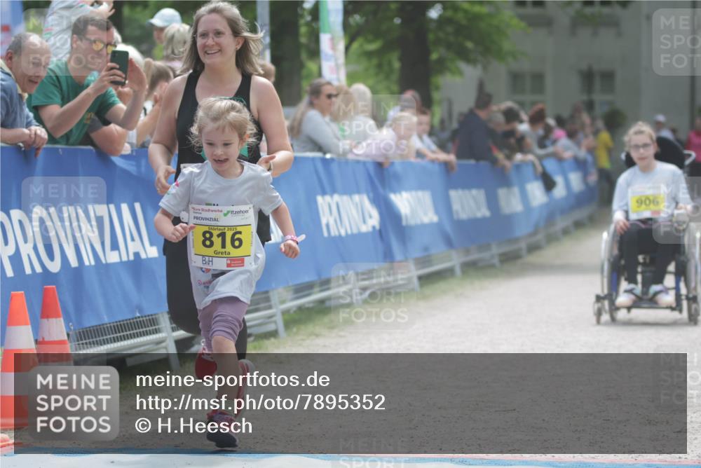 17.05.2025 - Störlauf H.Heesch http://msf.ph/oto/7895352 17.05.2025 14:17:01 Ziel 2025, 816, 906 meine-sportfotos.de