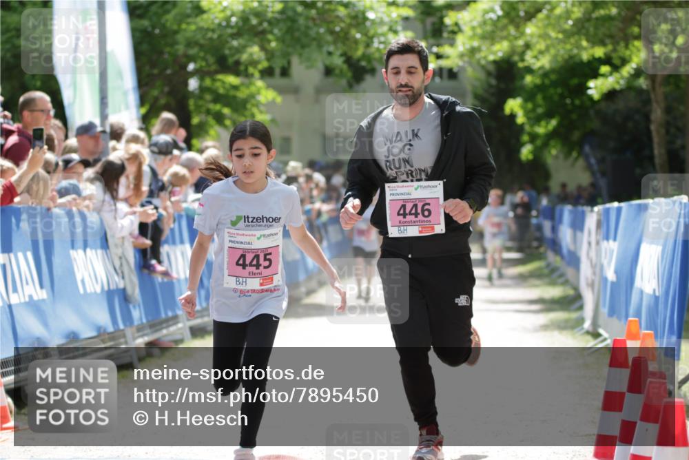 17.05.2025 - Störlauf H.Heesch http://msf.ph/oto/7895450 17.05.2025 13:56:54 Ziel 2025, 445, 2025, 446 meine-sportfotos.de