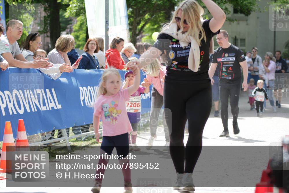 17.05.2025 - Störlauf H.Heesch http://msf.ph/oto/7895452 17.05.2025 13:05:46 Ziel 7206, 104, 7300 meine-sportfotos.de