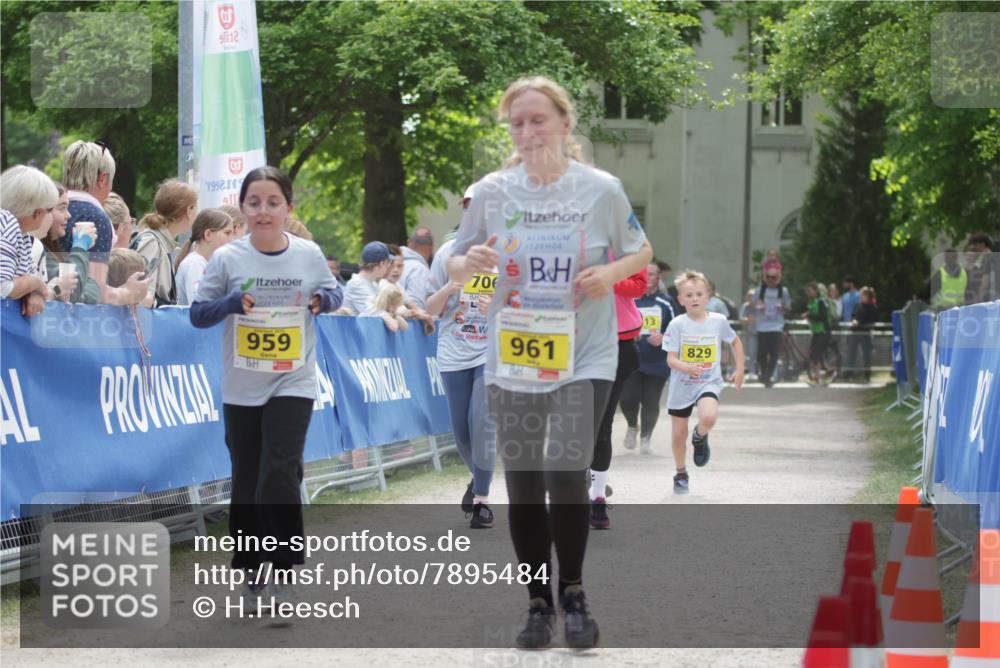17.05.2025 - Störlauf H.Heesch http://msf.ph/oto/7895484 17.05.2025 14:17:14 Ziel 912, 1992, 959, 706, 961, 829 meine-sportfotos.de