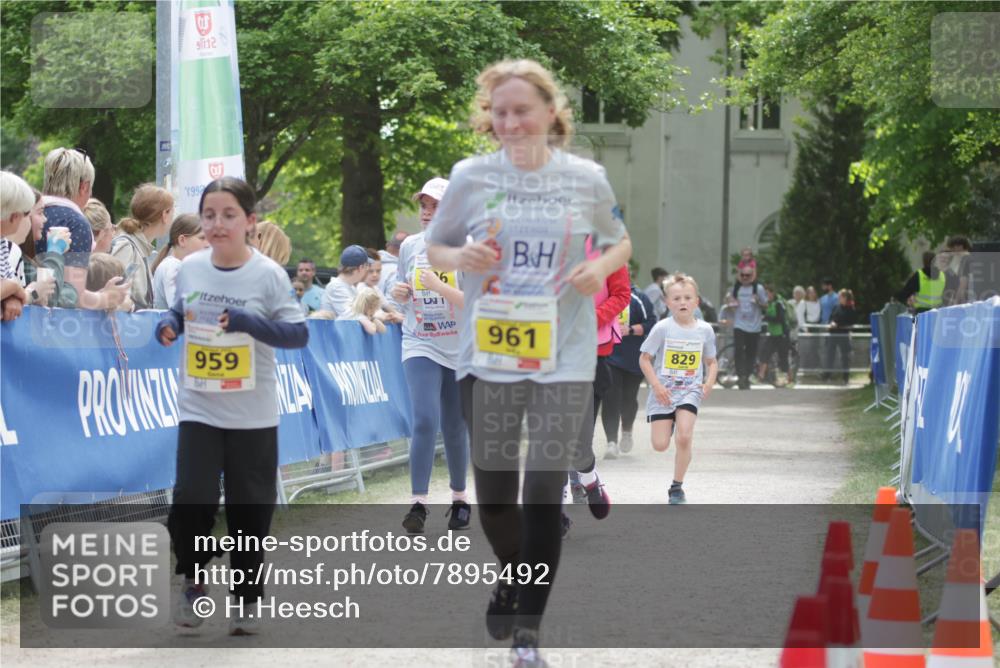 17.05.2025 - Störlauf H.Heesch http://msf.ph/oto/7895492 17.05.2025 14:17:14 Ziel 1992, 2, 959, 961, 829 meine-sportfotos.de