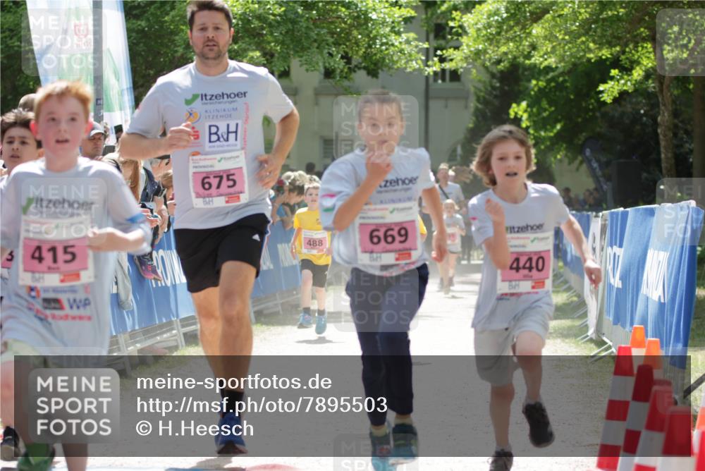 17.05.2025 - Störlauf H.Heesch http://msf.ph/oto/7895503 17.05.2025 13:57:00 Ziel 5, 415, 675, 488, 669, 440 meine-sportfotos.de