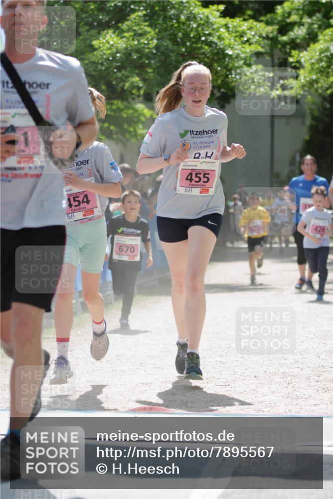 17.05.2025 - Störlauf H.Heesch http://msf.ph/oto/7895567 17.05.2025 13:57:08 Ziel 2025, 454, 455, 190, 670, 429 meine-sportfotos.de