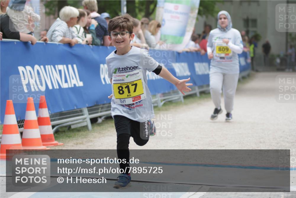 17.05.2025 - Störlauf H.Heesch http://msf.ph/oto/7895725 17.05.2025 14:17:59 Ziel 2025, 817, 809 meine-sportfotos.de