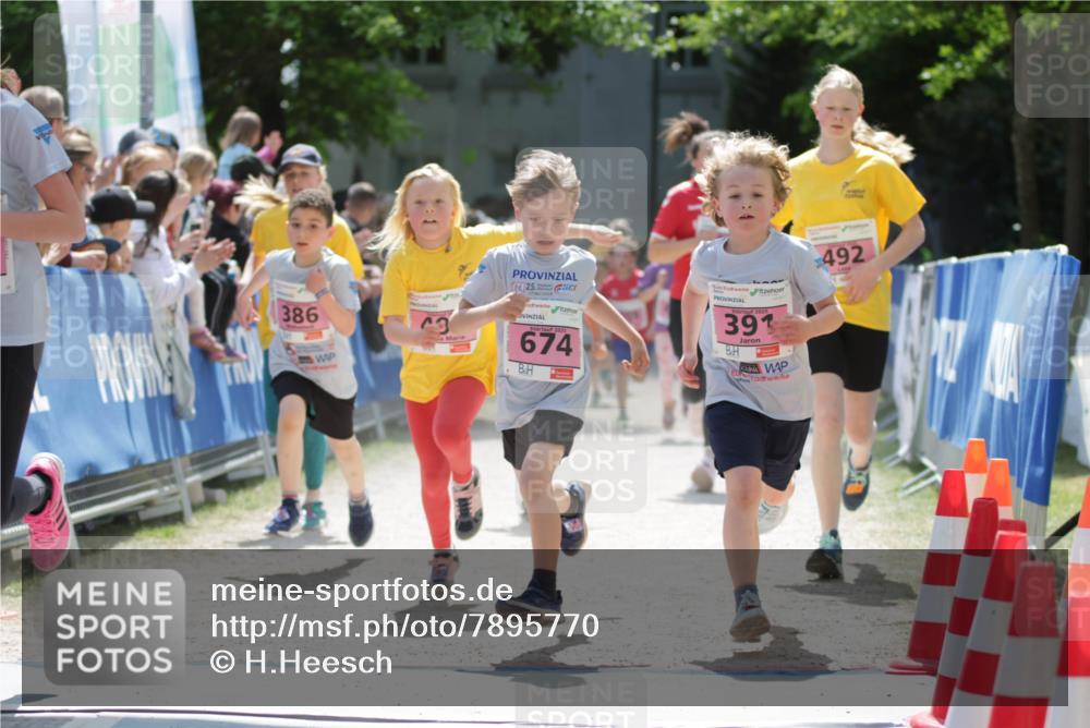 17.05.2025 - Störlauf H.Heesch http://msf.ph/oto/7895770 17.05.2025 13:57:38 Ziel 386, 13, 25, 674, 2025, 391, 492 meine-sportfotos.de