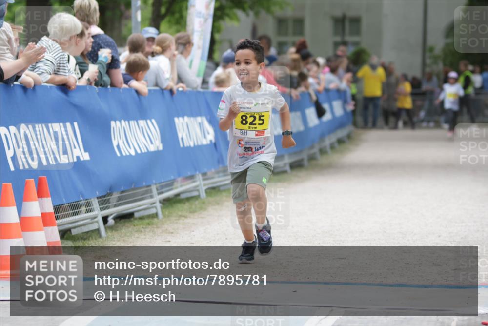 17.05.2025 - Störlauf H.Heesch http://msf.ph/oto/7895781 17.05.2025 14:18:25 Ziel 2025, 825, 01900 meine-sportfotos.de