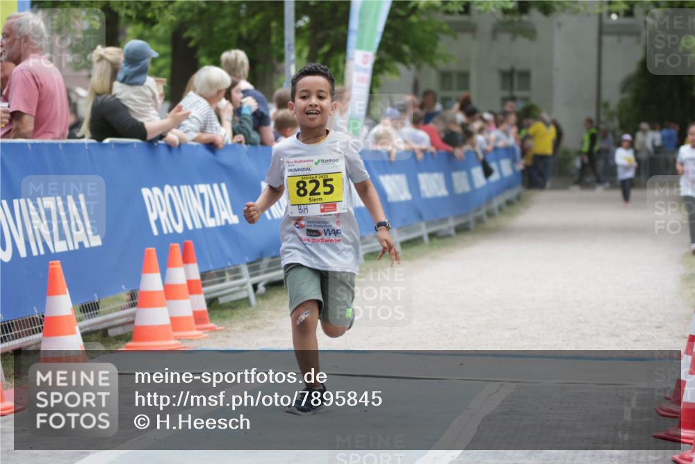 17.05.2025 - Störlauf H.Heesch http://msf.ph/oto/7895845 17.05.2025 14:18:27 Ziel 2025, 825, 5 meine-sportfotos.de