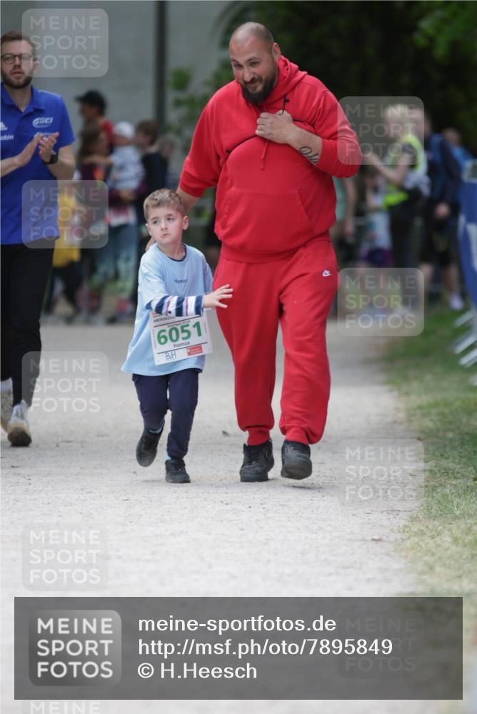 17.05.2025 - Störlauf H.Heesch http://msf.ph/oto/7895849 17.05.2025 13:18:37 Ziel 2025, 6051 meine-sportfotos.de