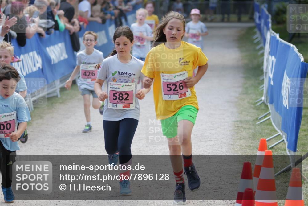 17.05.2025 - Störlauf H.Heesch http://msf.ph/oto/7896128 17.05.2025 13:59:03 Ziel 2025, 00, 426, 2025, 582, 2025, 526 meine-sportfotos.de