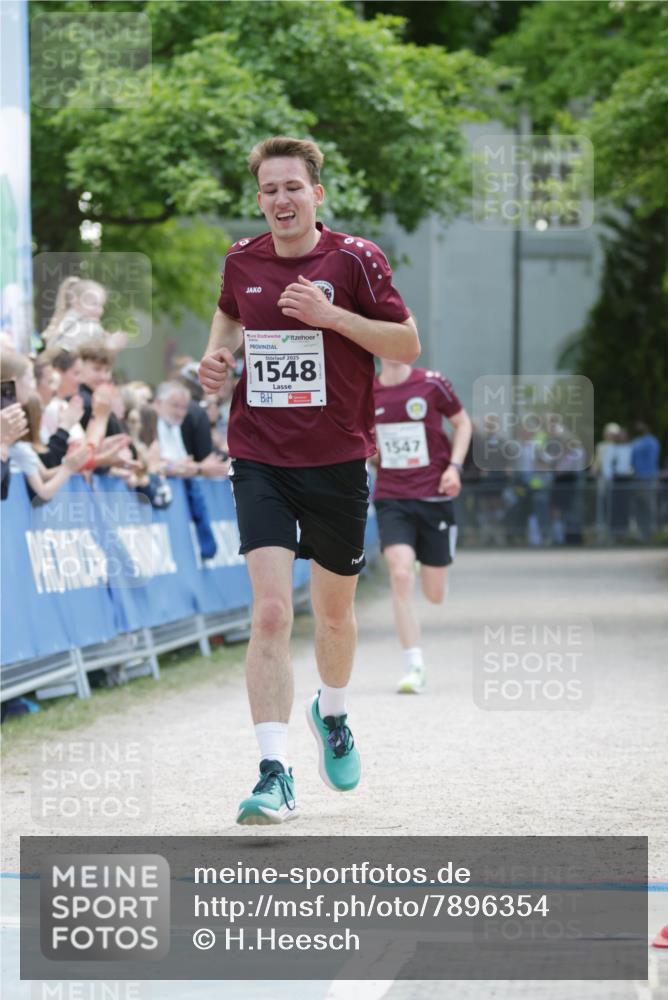 17.05.2025 - Störlauf H.Heesch http://msf.ph/oto/7896354 17.05.2025 14:36:23 Ziel 2025, 1548, 1547 meine-sportfotos.de