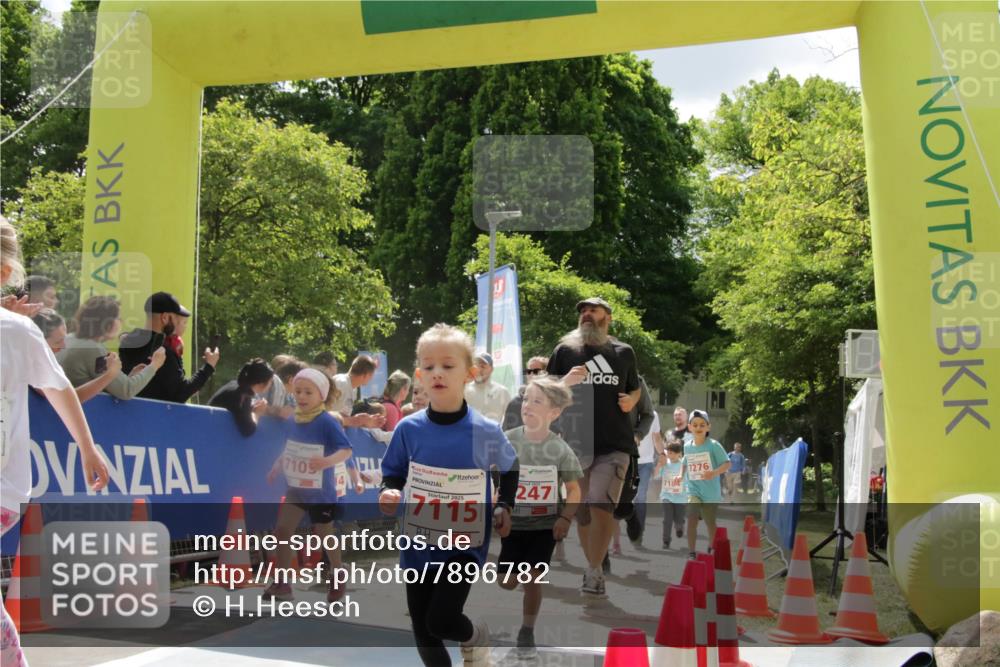 17.05.2025 - Störlauf H.Heesch http://msf.ph/oto/7896782 17.05.2025 13:02:11 Ziel 7105, 7115, 247 meine-sportfotos.de