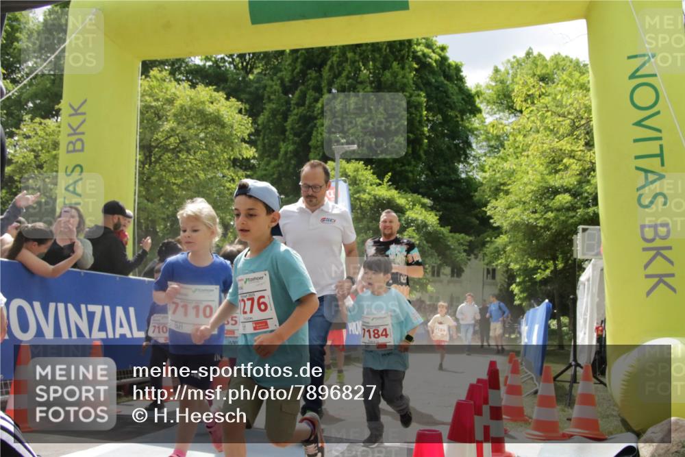 17.05.2025 - Störlauf H.Heesch http://msf.ph/oto/7896827 17.05.2025 13:02:14 Ziel 7110, 276, 7184 meine-sportfotos.de