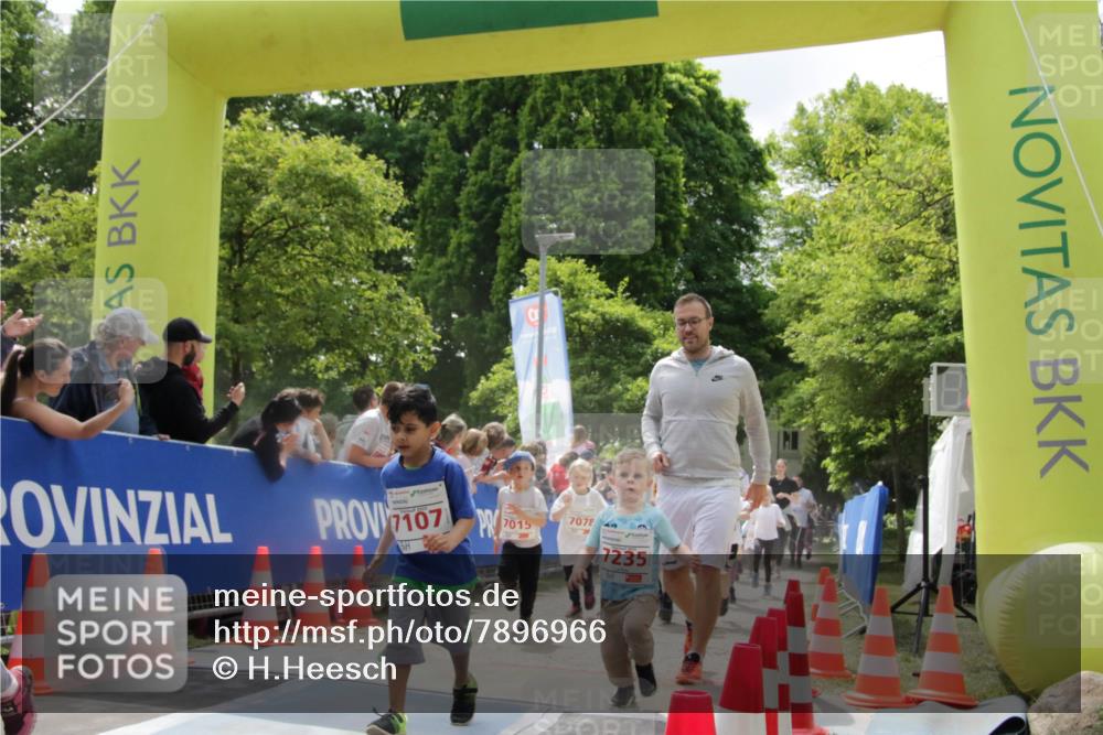 17.05.2025 - Störlauf H.Heesch http://msf.ph/oto/7896966 17.05.2025 13:02:32 Ziel 7107, 015, 7078, 0, 7235 meine-sportfotos.de
