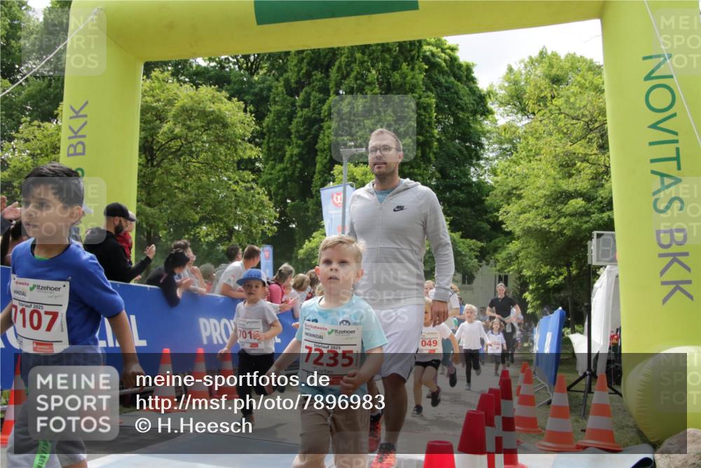 17.05.2025 - Störlauf H.Heesch http://msf.ph/oto/7896983 17.05.2025 13:02:33 Ziel 107, 701, 73, 2025, 7235, 049 meine-sportfotos.de
