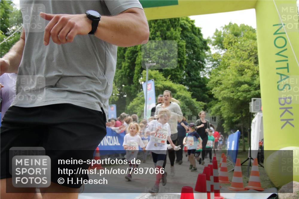 17.05.2025 - Störlauf H.Heesch http://msf.ph/oto/7897066 17.05.2025 13:02:43 Ziel 7055, 7259 meine-sportfotos.de