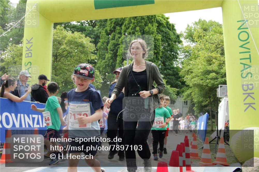 17.05.2025 - Störlauf H.Heesch http://msf.ph/oto/7897103 17.05.2025 13:02:46 Ziel 7126 meine-sportfotos.de