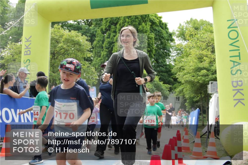 17.05.2025 - Störlauf H.Heesch http://msf.ph/oto/7897107 17.05.2025 13:02:46 Ziel 170, 40, 7126 meine-sportfotos.de