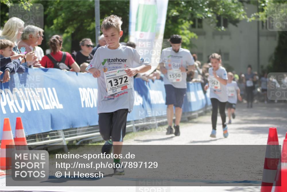 17.05.2025 - Störlauf H.Heesch http://msf.ph/oto/7897129 17.05.2025 14:52:23 Ziel 2025, 1372, 1550, 1567 meine-sportfotos.de